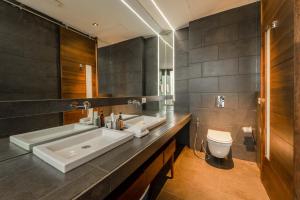Koupelna v ubytování Aster by Hireavilla - 3BR w Private pool in Parra