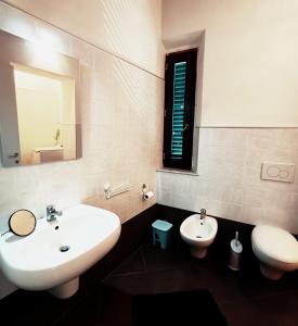 Phòng tắm tại Lucky House Pisa