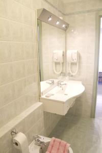 Koupelna v ubytování Hotel Casablanca