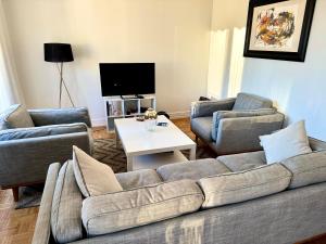 Fotografia z galérie ubytovania Bergson Top - Appart 80m2, 2 grandes chambres, entièrement rénovée et équipée, lumineux, WIFI, balcon, calme, vue imprenable v destinácii Saint-Étienne