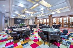 Restoran või mõni muu söögikoht majutusasutuses THE 1O1 Bandung Dago
