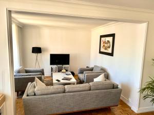 Fotografia z galérie ubytovania Bergson Top - Appart 80m2, 2 grandes chambres, entièrement rénovée et équipée, lumineux, WIFI, balcon, calme, vue imprenable v destinácii Saint-Étienne