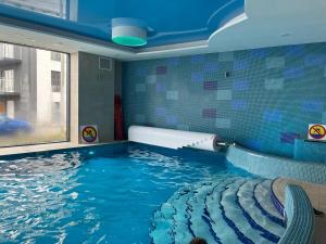 Bazén v ubytování Apartament Monte Ślęża & Spa nebo v jeho okolí + 17 fotografií