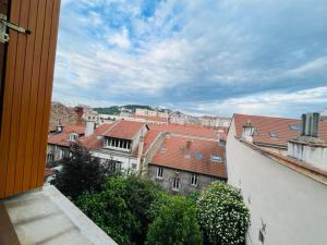 Fotografia z galérie ubytovania Joli T2 centre-ville, calme et lumineux côté cour v destinácii Saint-Étienne