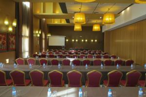 The business area and/or conference room at Hospedium Hotel Cortijo Santa Cruz