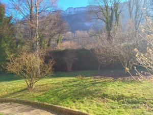 Garden sa labas ng La Chartreuse du Mont Outheran