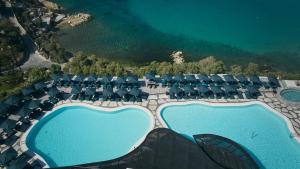 Bazén v ubytování Myconian Imperial - Leading Hotels of the World nebo v jeho okolí