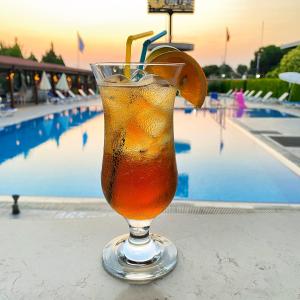 Bazén v ubytování Vela Verde Hotel & SPA nebo v jeho okolí