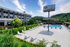 Bazén v ubytování Vela Verde Hotel & SPA nebo v jeho okolí