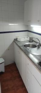 Fotografia z galérie ubytovania Lovely Apartment in Pedregalejo v destinácii Málaga