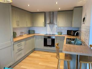 Køkken eller tekøkken på Contemporary Holiday apartment + 21 billeder