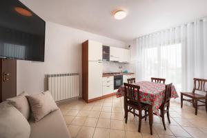 Kuchyňa alebo kuchynka v ubytovaní Hotel Poseidon e Nettuno