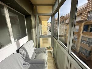 A seating area at Habitación Individual con terraza