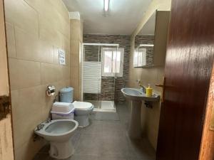 Kúpeľňa v ubytovaní Habitación Doble en La Victoria + 27 fotografií