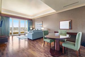 Posezení v ubytování Al Khoory Hotel Apartments Al Barsha