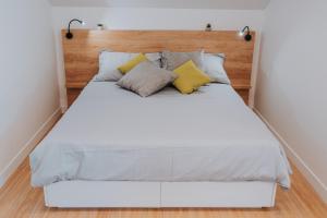 Postel nebo postele na pokoji v ubytování Resort Luka et Rafael + 42 fotografií