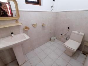 Koupelna v ubytování Sunshine Guest House + 37 fotografií