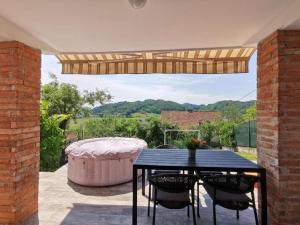 Μπαλκόνι ή βεράντα στο Holiday Home Tuheljske with Mountain View