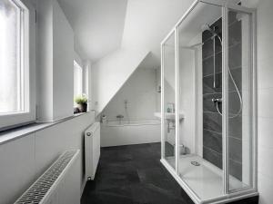 Ein Badezimmer in der Unterkunft Claudias Apartment - 20 Minuten bis Messe Nürnberg