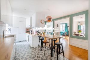 Beautiful 4 - bedroom apartment near Seine River and Roland Garros, Paris 16, by Easyflat