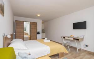 Foto dalla galleria di Awesome Apartment In Rogotin With Wifi a Rogotin Altre 3 foto