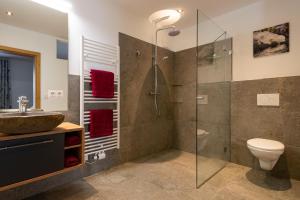 Koupelna v ubytování Ferienwohnung Hinterlehen + 29 fotografií