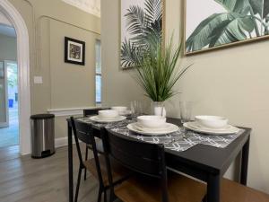 Foto Miamis asuva majutusasutuse Shenandoah Victorian Suite with TV's in every room galeriist