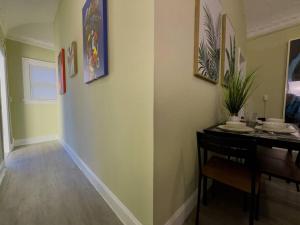 Foto Miamis asuva majutusasutuse Shenandoah Victorian Suite with TV's in every room galeriist