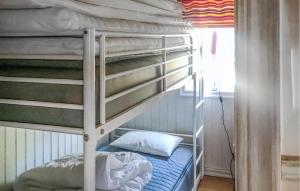 Letto o letti in una camera di 3 Bedroom Cozy Home In Mönsterås