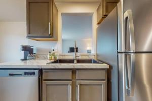 Gallery image of Modern Lofts at Aria 6 in Kalispell +28 photos