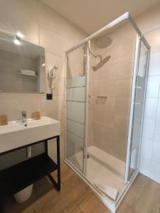 Koupelna v ubytování Hotel d'Ostende + 28 fotografií