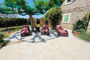 Κήπος έξω από το 84A - "Mas d'Elise" magnificent villa with pool in the heart of Luberon