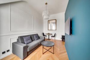 Кът за сядане в 240 Suite Elysée - Superb apartment in Paris