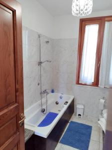 Ванная комната в Casa Reali, relax a due passi dal mare