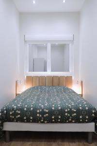 Postel nebo postele na pokoji v ubytování Appartement mezzanine contemporain hypercentre Caen - chez Jannie