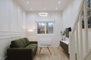 Posezení v ubytování Appartement mezzanine contemporain hypercentre Caen - chez Jannie