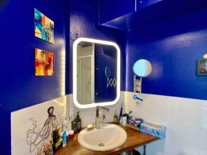 Artist designed flat in central area Montparnasse