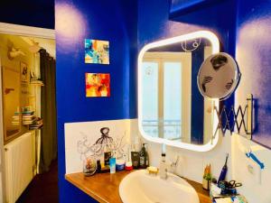 Artist designed flat in central area Montparnasse