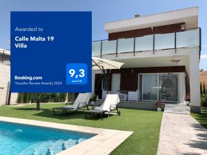 Bazén v ubytování Calle Malta 19 Villa nebo v jeho okolí