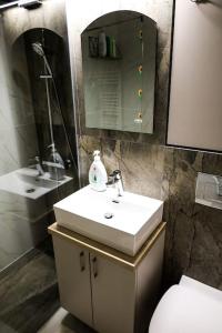 Ένα μπάνιο στο Amazing Like Home - Cozy and Quiet