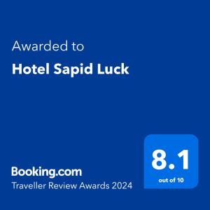 شهادة أو جائزة أو لوحة أو أي وثيقة أخرى معروضة في Hotel Sapid Luck Yala Safari