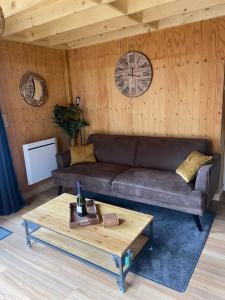 Posezení v ubytování Le chalet de l’Onde