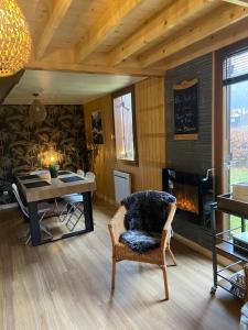Posezení v ubytování Le chalet de l’Onde + 30 fotografií