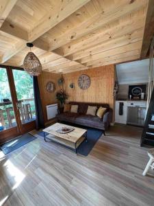 Kuchyň nebo kuchyňský kout v ubytování Le chalet de l’Onde