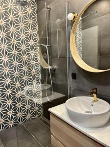 Spacious 120 m nest near Montmartre