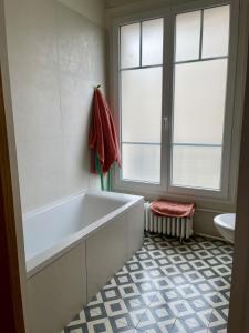 Spacious 120 m nest near Montmartre