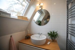 Koupelna v ubytování Bed & Breakfast - appartement d'Ambacht + 27 fotografií