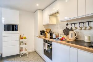 Charming house, large private terrace, Air Conditioning - "La Maisonette"