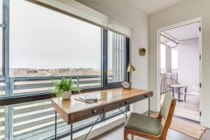 Φωτογραφία από το άλμπουμ του Modern Springfield Apartment about 7 Mi to Downtown! σε Σπρίνγκφιλντ