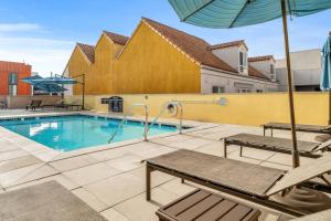 Stylish in Sunny Santa Monica walk to Beach & Pier